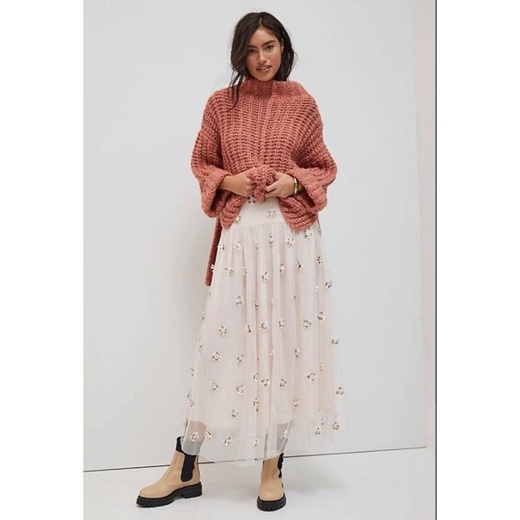 Anthropologie Dresses & Skirts - By Anthropologie Billie Textured Tulle Skirt with Flower Appliques Size 4‎
